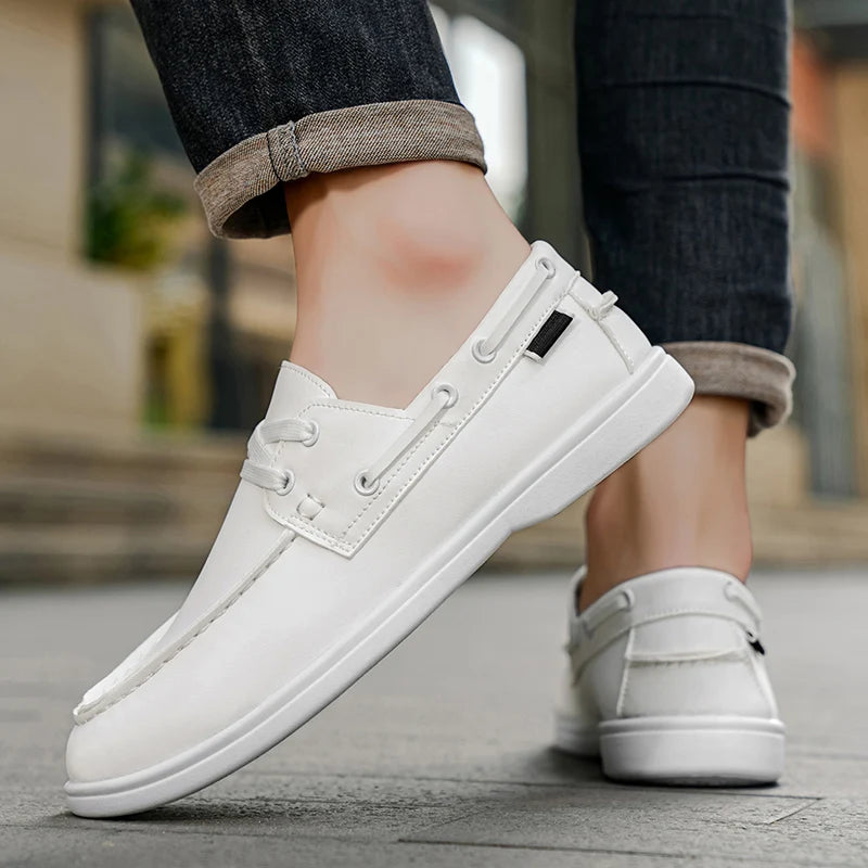 Men's plus-size fashion casual white shoes breathable soft sole four seasons new non-slip comfort outdoor driving leather shoes
