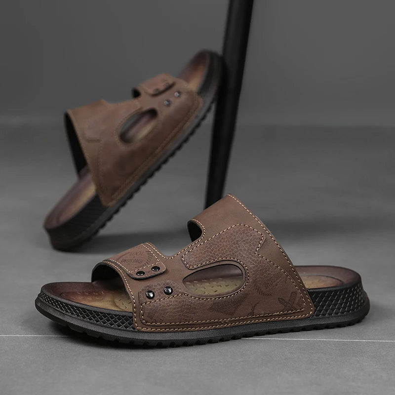 Men's casual slip-on slippers New summer soft-sole anti-slip outdoor walking beach shoe breathable light fashion sports slippers