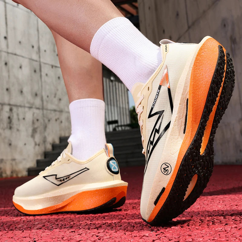 Lovers light running shoes four seasons new soft-sole breathable outdoor casual sports shoes men women's fashion speed sneakers
