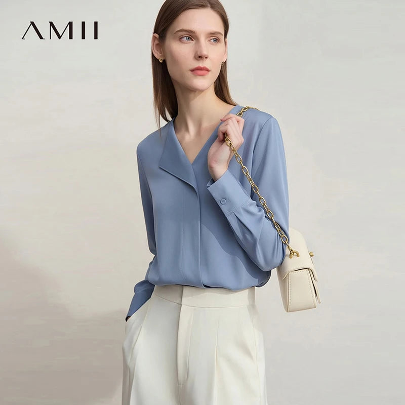 អាវស្រី Amii Minimalist សម្រាប់រដូវស្លឹកឈើជ្រុះឆ្នាំ ២០២៦ អាវថ្មីរាងអក្សរ V កអាវមិនស្មើគ្នា អាវ Chiffon រលុង អាវការិយាល័យ អាវធម្មតាឆើតឆាយ 12621100