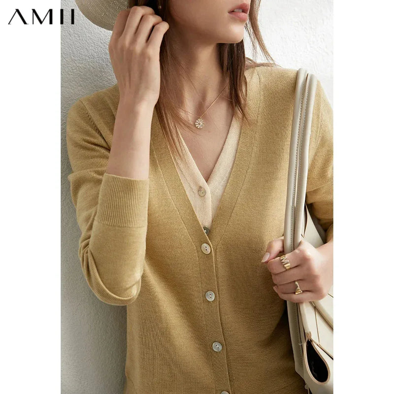 អាវក្រៅ Amii សម្រាប់នារី ម៉ូដសាមញ្ញសម្រាប់រដូវក្តៅ ឆ្នាំ២០២៦ ដៃអាវប៉ាក់រាងអក្សរ V ស្តើង រលុង ស្រស់ស្អាត 12120327