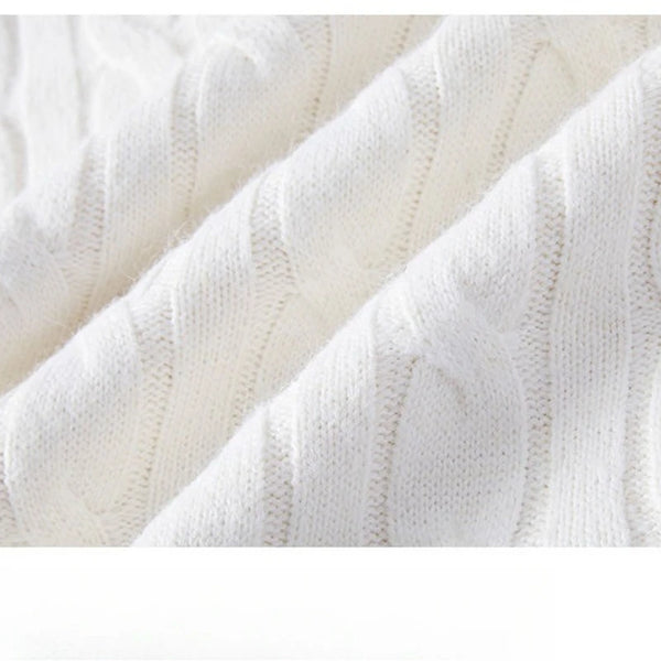 Vintage Chunky Cable Knit Sweater – Contrast Black & Ivory Color Block, Ribbed Cuffs & Hem, Oversized Relaxed Fit