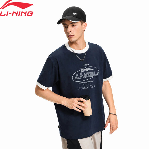 អាវយឺតបុរស Li-Ning រចនាបថកីឡា LN COOL កមូលមានផាសុកភាព អក្សរ LiNing អាវយឺតដៃខ្លីទាន់សម័យ AHSW799