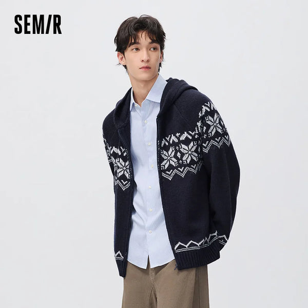 អាវកាឌីហ្គែនបុរស Semir រចនាបថបុរាណ ដៃអាវមានមួក រចនាបថធរណីមាត្រ Jacquard ដៃអាវ Raglan ឆ្នាំ ២០២៦ សម្លៀកបំពាក់ប្រចាំថ្ងៃរដូវរងាថ្មី រចនាបថធម្មតាសម្រាប់ទីក្រុង