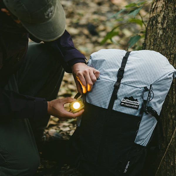 ភ្លើងស្ពាយតូច Naturehike Glow សម្រាប់បោះតង់ក្រៅផ្ទះ ភ្លើងបំភ្លឺចល័ត ស្រាល ធន់នឹងទឹក ភ្លើងពហុមុខងារ