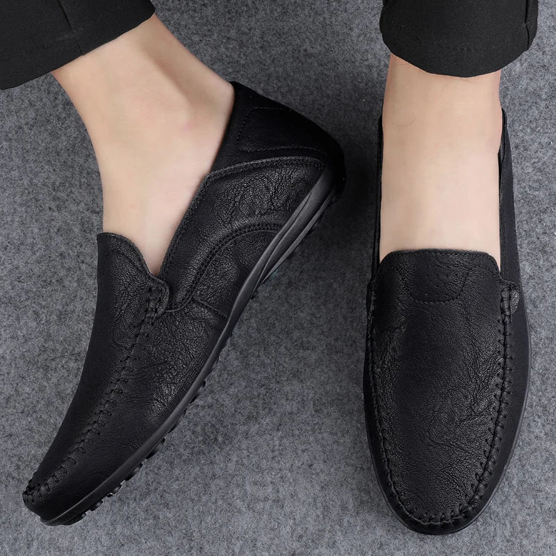 Men's slip on Lazy casual shoes four seasons new soft sole anti slip business shoes fashion versatile tide party driving shoes
