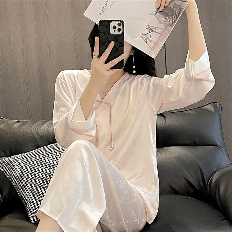 ឈុតគេង Pijama Feminino ម៉ូដថ្មី ឈុតគេងសូត្រ Satin រចនាប័ទ្មបុរាណ សម្លៀកបំពាក់ផ្ទះ រដូវស្លឹកឈើជ្រុះ រដូវរងា ឈុតគេងសម្រាប់ស្ត្រី ស្លៀកគេង