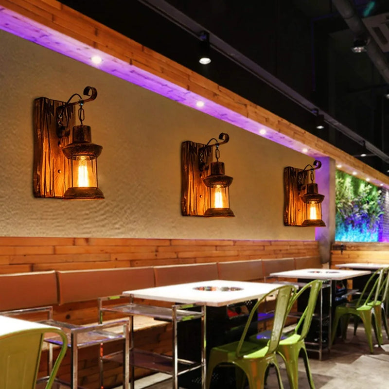 ចង្កៀងជញ្ជាំង LED ឈើបែបឧស្សាហកម្មបែបបុរាណបែបណ័រឌីក ជាមួយនឹងរូបរាងដ៏ប្រណិត ពន្លឺក្តៅសម្រាប់បារ ហាងកាហ្វេ សួនច្បារ E27