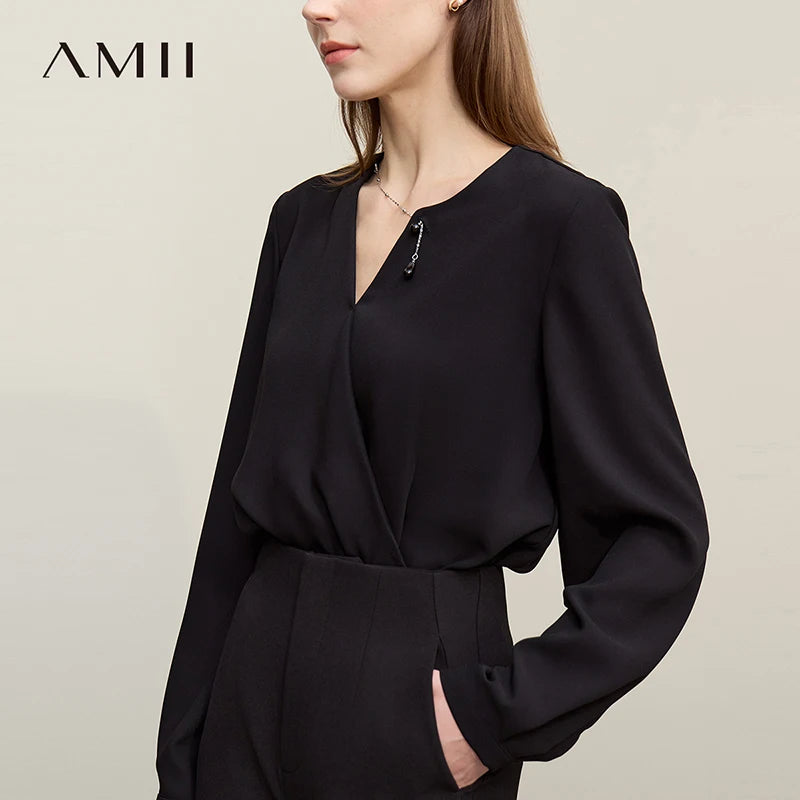 អាវស្រី Amii ឆើតឆាយសម្រាប់រដូវស្លឹកឈើជ្រុះឆ្នាំ ២០២៦ អាវថ្មីកមិនស្មើគ្នា ដៃវែងរលុង ក អង្កាំ អាវ chiffon 12621053
