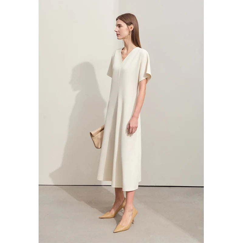 រ៉ូប Amii Minimalism សម្រាប់នារី រដូវក្តៅ ឆ្នាំ២០២៤ រ៉ូបថ្មី V-neck ដៃអាវ Raglan ស្ដើងវែង A-Line Chic ពណ៌ខ្មៅ សម្រាប់នារី 12442119