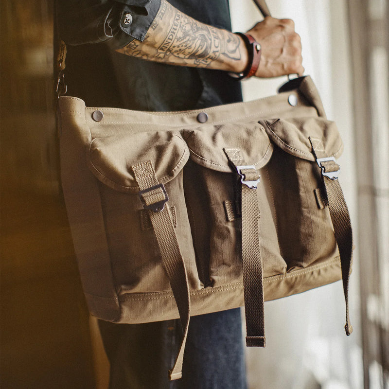 Maden Vintage Outdoor Crossbody Bag Men Large Capacity Shoulder Messenger Tote Travel Casual Everyday Bag