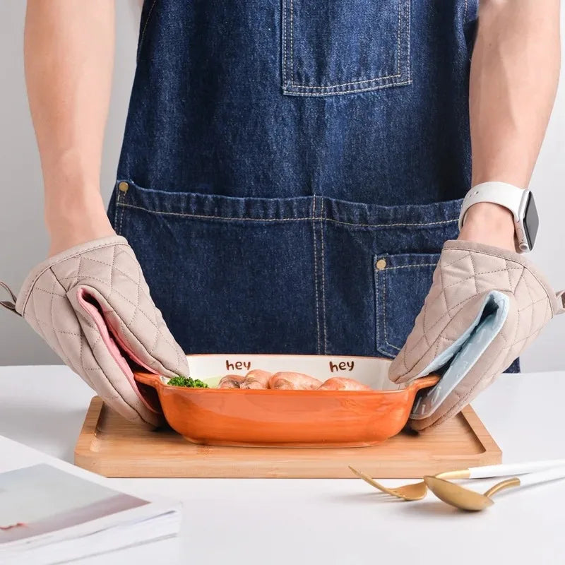 1PC Fish Shaped Silicone Anti Scald Oven Gloves Kitchen Silicone Gloves Tray Dish Holder Oven Gloves Multi-purpose Gloves 1PC