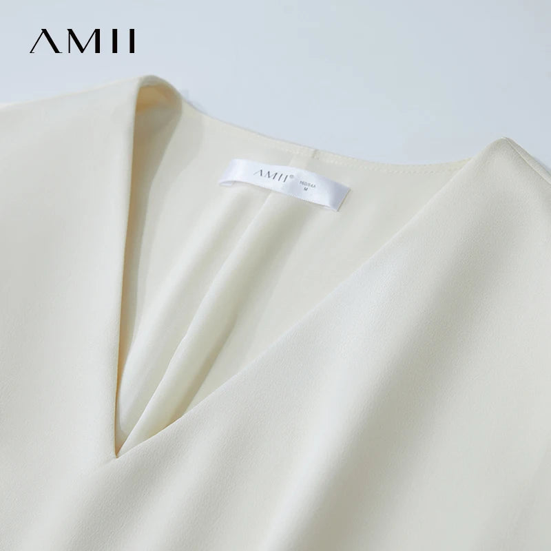រ៉ូបរដូវក្តៅបារាំង AMII សម្រាប់នារីឆ្នាំ ២០២៦ ដៃអាវខ្លីរាងអក្សរ V កអាវអណ្តែតទឹកមិនស្មើគ្នា រ៉ូបនារីទាន់សម័យសម្រាប់នារីការិយាល័យ 12512023