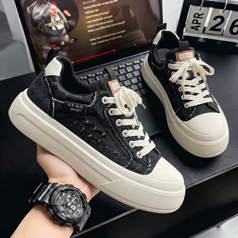 Mens Board Shoes 2025 New Fashion Flat Casual Sports Shoes Outdoor Comfort Simple Sneakers Men