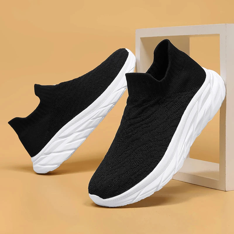 Couple Walking Shoes Low Cut Breathe Mesh Sports Leisure Shoes Fashion EVA Soft Sole Lightweight Sneakers for Men Women