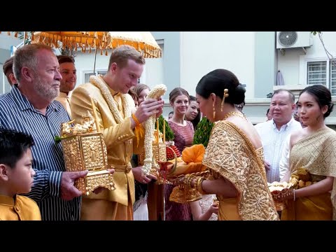 Cambodian wedding with foreigner